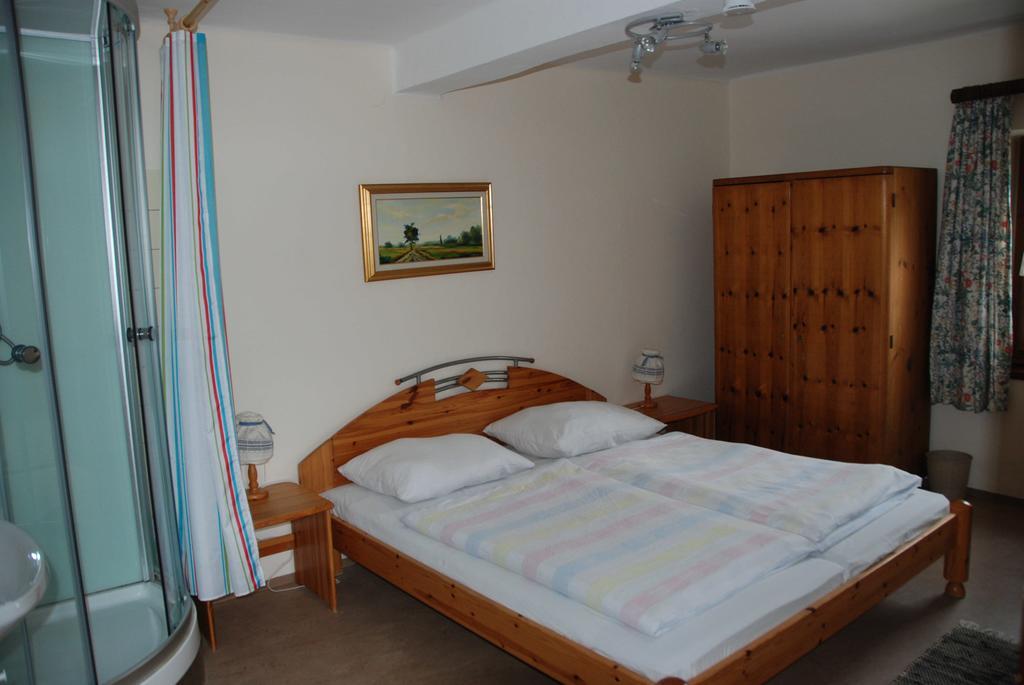 Gaestehaus Moertlmuehle Bad Goisern am Hallstättersee Zimmer foto